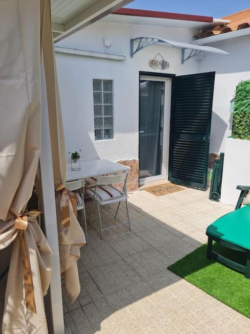 "Linda'S Guest House" Beach House With Private Patio & Hot Tub, 3 Min From The Beach Costa de Caparica Buitenkant foto