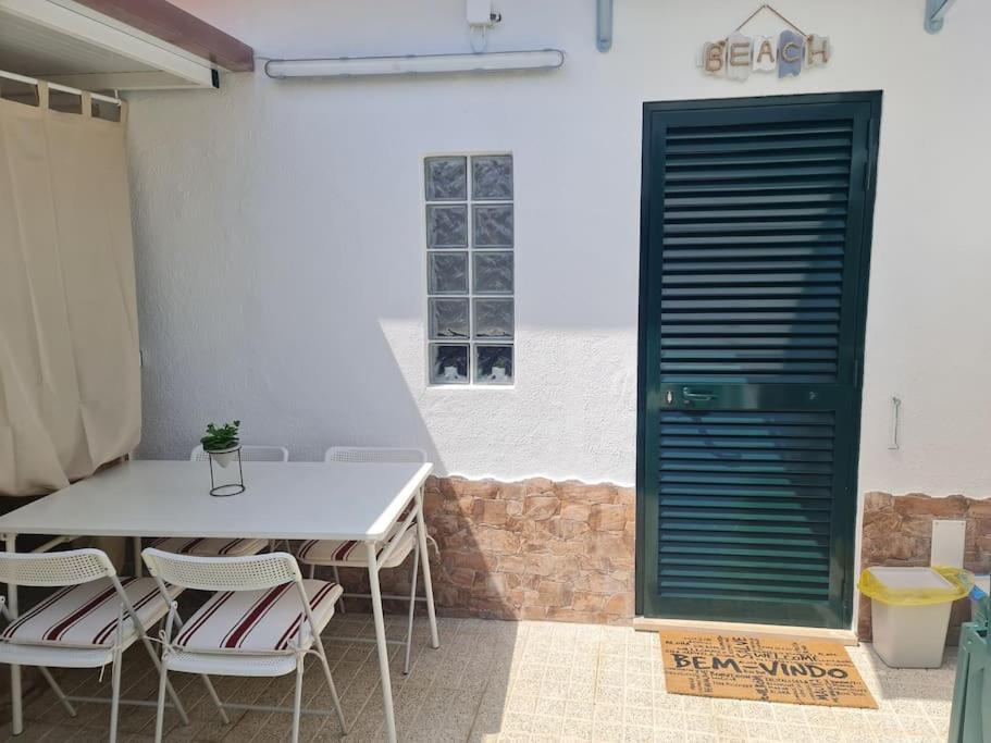 "Linda'S Guest House" Beach House With Private Patio & Hot Tub, 3 Min From The Beach Costa de Caparica Buitenkant foto