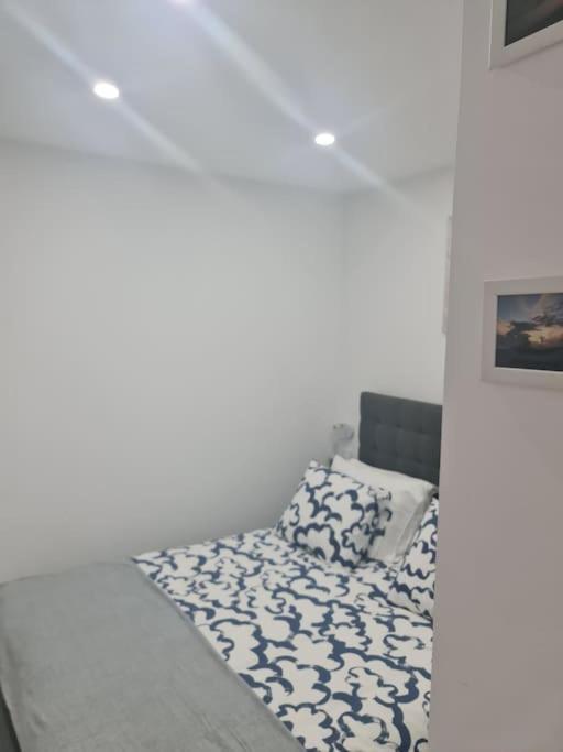 "Linda'S Guest House" Beach House With Private Patio & Hot Tub, 3 Min From The Beach Costa de Caparica Buitenkant foto